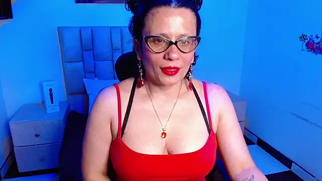 Snapshot of Daneshka_naughty chatting on September 20, 1:43 am Daneshka naughty online show from September 20, 1:43 am