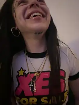 exoticmisfitt online show from April 13, 6:28 am