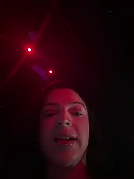 exoticmisfitt online show from April 14, 10:26 pm