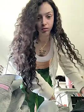 exoticmisfitt online show from February 14, 11:38 pm