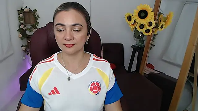 Snapshot of Ghada_milf chatting on June 17, 10:41 pm Ghada milf online show from June 17, 10:41 pm