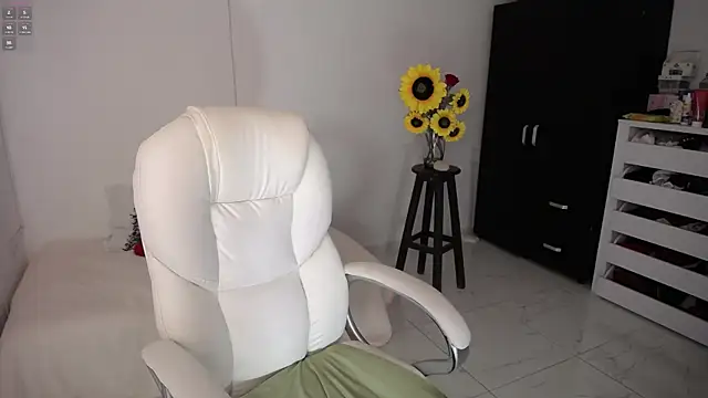 Ghada milf online show from March 9, 12:31 am