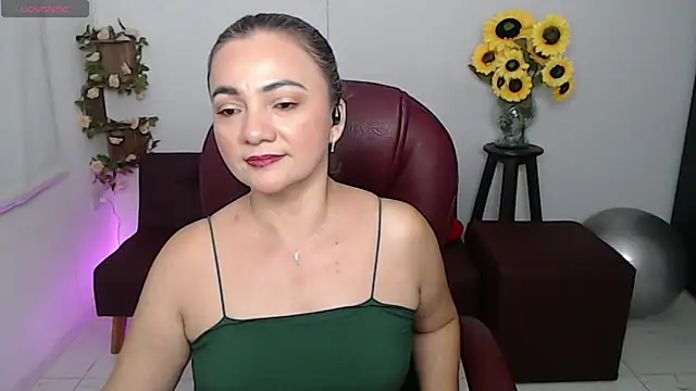 Ghada milf online show from March 25, 10:52 pm