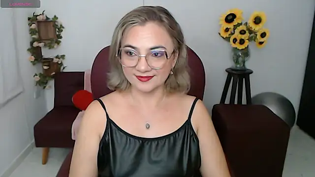 Ghada milf online show from May 1, 10:26 pm