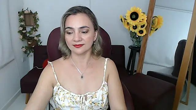 Snapshot of Ghada_milf chatting on July 14, 10:38 pm Ghada milf online show from July 14, 10:38 pm