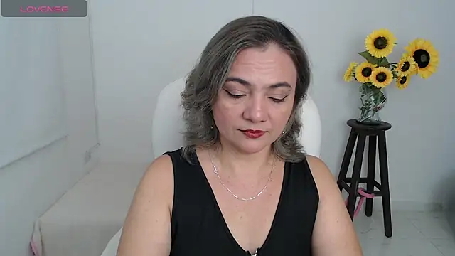 Ghada milf online show from October 17, 11:39 pm