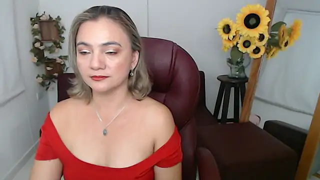 Snapshot of Ghada_milf chatting on June 12, 10:29 pm Ghada milf online show from June 12, 10:29 pm