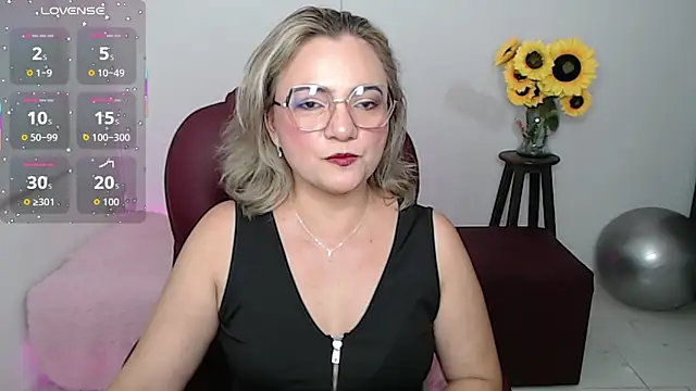 Ghada milf online show from February 16, 10:51 pm