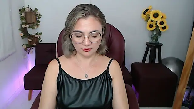 Ghada milf online show from May 13, 11:01 pm