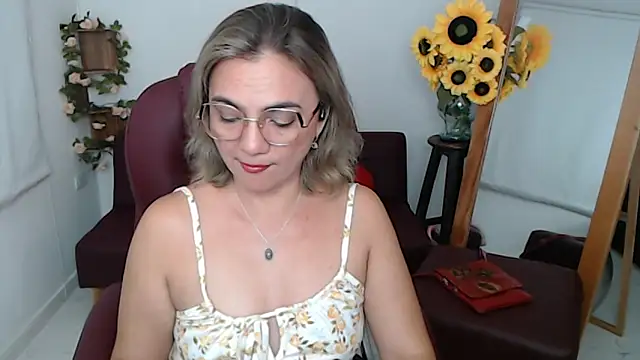 Ghada milf online show from May 31, 11:05 pm