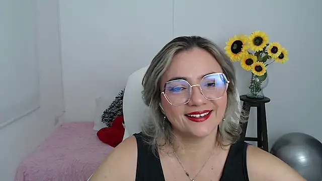 Ghada milf online show from September 23, 10:17 pm