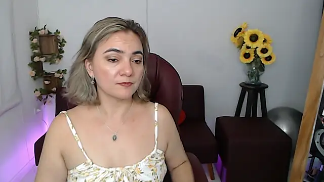 Ghada milf online show from May 15, 11:03 pm