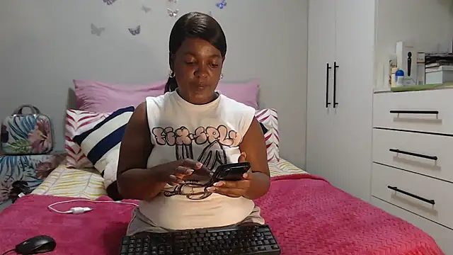 Amberbela online show from May 21, 4:32 am