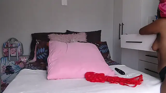 Amberbela online show from March 8, 1:47 pm