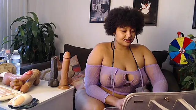 Snapshot of TheeVixxxen chatting on November 5, 1:58 pm TheeVixxxen online show from November 5, 1:58 pm