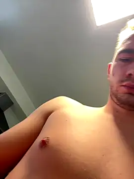 Snapshot of an0niem chatting on November 2, 11:04 am an0niem online show from November 2, 11:04 am