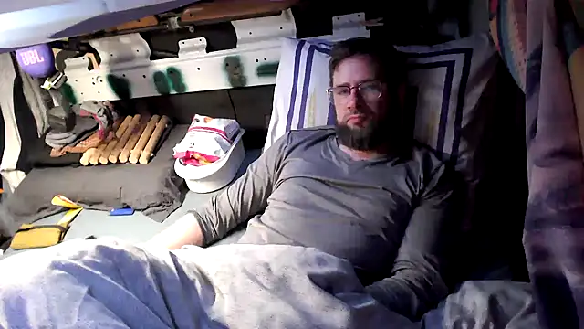 Snapshot of TRebelG chatting on February 25, 4:01 am TRebelG online show from February 25, 4:01 am