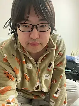 Snapshot of yuuki198912 chatting on December 21, 6:48 am yuuki198912 online show from December 21, 6:48 am