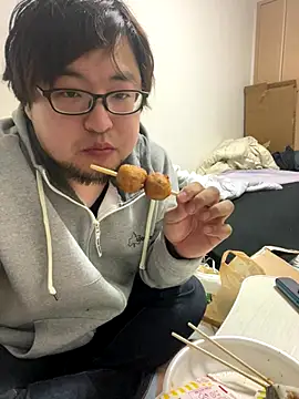 Snapshot of yuuki198912 chatting on November 26, 2:06 pm yuuki198912 online show from November 26, 2:06 pm