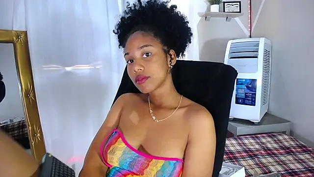 Snapshot of Hillary_queen chatting on February 6, 3:52 pm Hillary queen online show from February 6, 3:52 pm