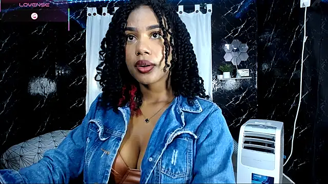 Snapshot of Hillary_queen chatting on September 28, 12:56 pm Hillary queen online show from September 28, 12:56 pm