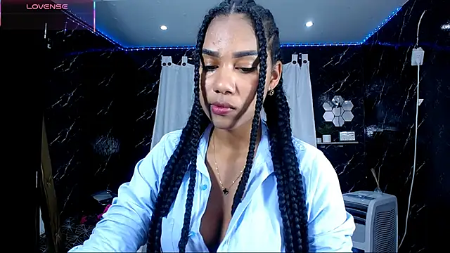 Snapshot of Hillary_queen chatting on October 19, 12:52 pm Hillary queen online show from October 19, 12:52 pm