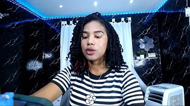 Snapshot of Hillary_queen chatting on September 26, 1:07 pm Hillary queen online show from September 26, 1:07 pm