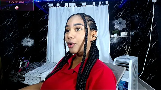 Snapshot of Hillary_queen chatting on October 10, 12:39 pm Hillary queen online show from October 10, 12:39 pm