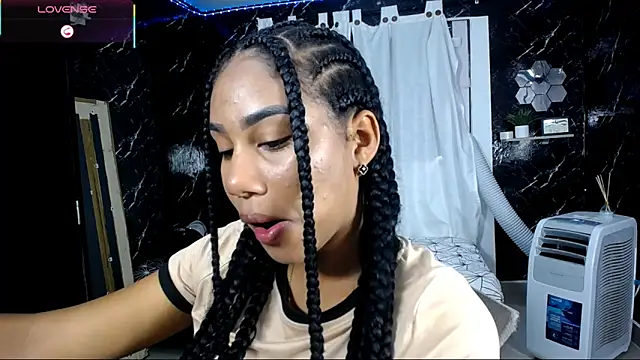 Snapshot of Hillary_queen chatting on October 15, 12:46 pm Hillary queen online show from October 15, 12:46 pm