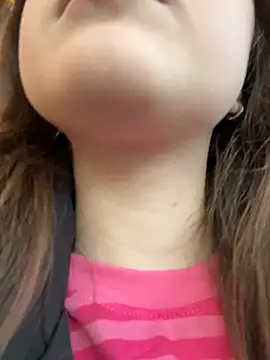 Snapshot of Peachy_Dream chatting on February 13, 1:22 pm Peachy Dream online show from February 13, 1:22 pm