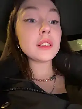 Snapshot of Peachy_Dream chatting on February 9, 6:28 pm Peachy Dream online show from February 9, 6:28 pm