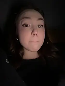 Snapshot of Peachy_Dream chatting on December 21, 6:31 pm Peachy Dream online show from December 21, 6:31 pm