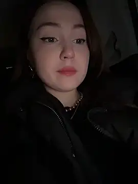 Snapshot of Peachy_Dream chatting on February 5, 6:04 pm Peachy Dream online show from February 5, 6:04 pm