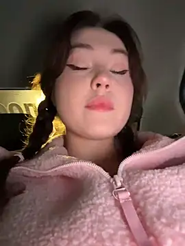 Snapshot of Peachy_Dream chatting on October 29, 6:07 pm Peachy Dream online show from October 29, 6:07 pm