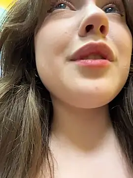 Snapshot of Peachy_Dream chatting on December 13, 8:04 pm Peachy Dream online show from December 13, 8:04 pm