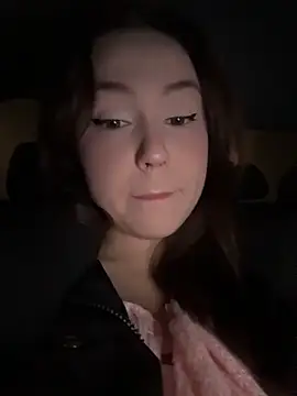 Snapshot of Peachy_Dream chatting on January 18, 6:11 pm Peachy Dream online show from January 18, 6:11 pm