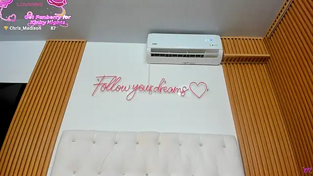 Snapshot of MartinaWestt chatting on June 14, 2:24 am MartinaWestt online show from June 14, 2:24 am