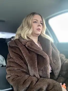 Love Bri online show from January 9, 10:44 am