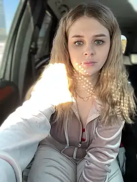 Love Bri online show from March 15, 8:26 am