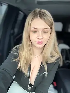 Love Bri online show from March 3, 11:11 am