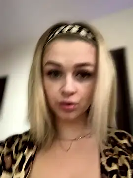 Love Bri online show from November 21, 9:41 am