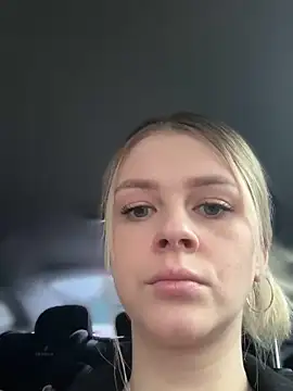 Love Bri online show from December 17, 10:20 am