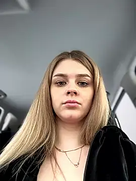 Love Bri online show from March 14, 11:01 am