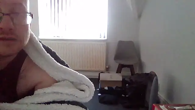 666closetbiboy online show from April 11, 5:27 pm