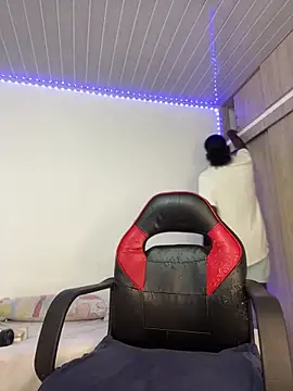 Snapshot of Jacksonking27 chatting on February 3, 10:48 pm Jacksonking27 online show from February 3, 10:48 pm