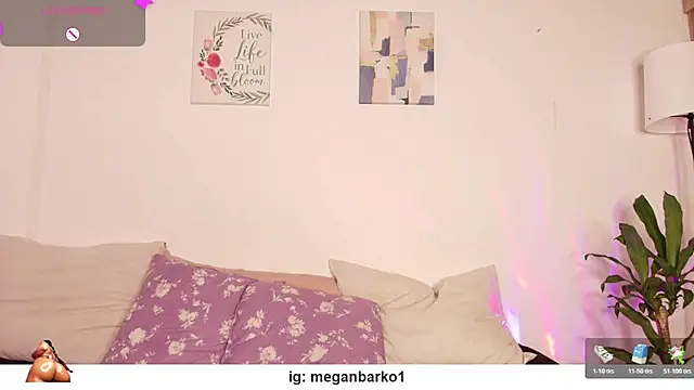 Snapshot of Meganbarko1 chatting on June 21, 7:52 pm Meganbarko1 online show from June 21, 7:52 pm
