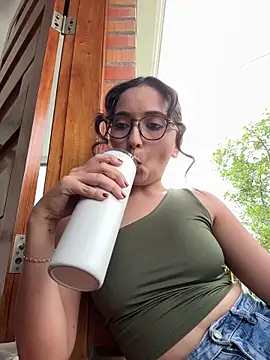 Snapshot of Penelope-Hot chatting on June 16, 8:20 pm Penelope-Hot online show from June 16, 8:20 pm