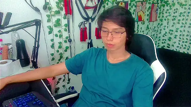 Andy gray online show from April 17, 5:05 pm