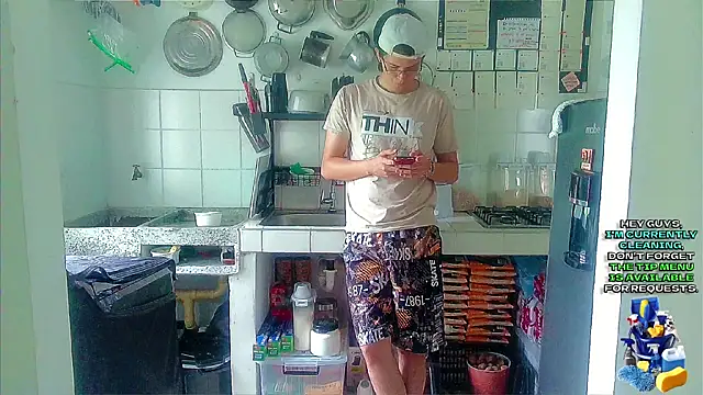 Snapshot of Andy_gray chatting on April 25, 4:37 pm Andy gray online show from April 25, 4:37 pm
