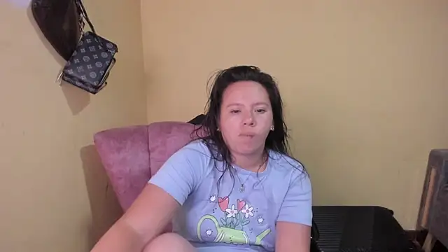 Snapshot of lauraguzman chatting on May 30, 6:31 am lauraguzman online show from May 30, 6:31 am